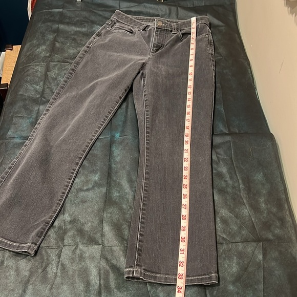 🔥Eileen Fisher Gray High Rise Jeans with Distressed Look🔥 - Picture 7 of 8